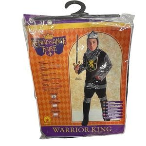 Warrior king kids Halloween costume never before worn! Sizes 4-6.